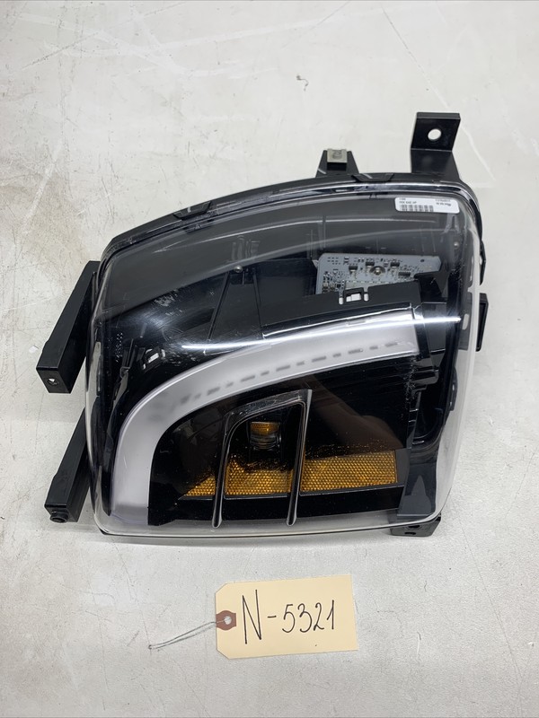 Tesla Model X RH Fog Lamp Light 1034327-00-A 5321 U17