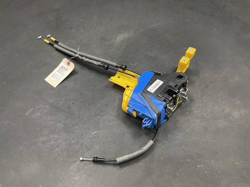 Front Left Door Lock Latch 2018 Kia Sportage 81310-D9010 2017 2019 2020 - 2022