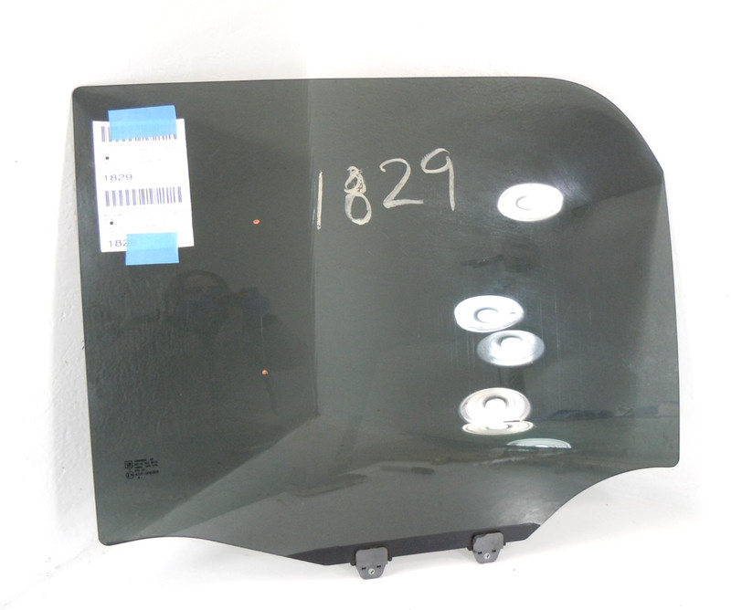 2007-2010 Saturn Outlook Rear Door Window Glass Left Driver OEM