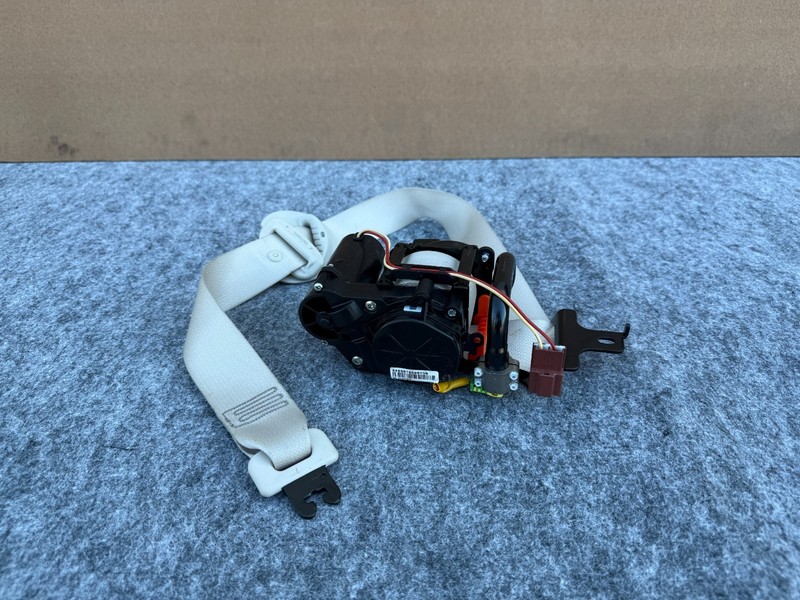 GENESIS GV80 2021-2025 OEM FRONT RIGHT PASSENGER SIDE SEAT BELT RETRACTOR BEIGE