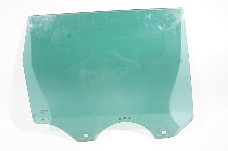 2004 - 2007 VOLKSWAGEN TOUAREG 7L REAR RIGHT PASSENGER SIDE WINDOW GLASS OEM