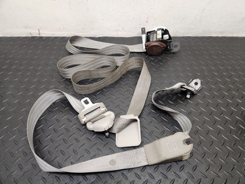05-07 Dodge Caravan Front Right Passenger Seat Belt Retractor Gray OEM ZJ68BD5AB