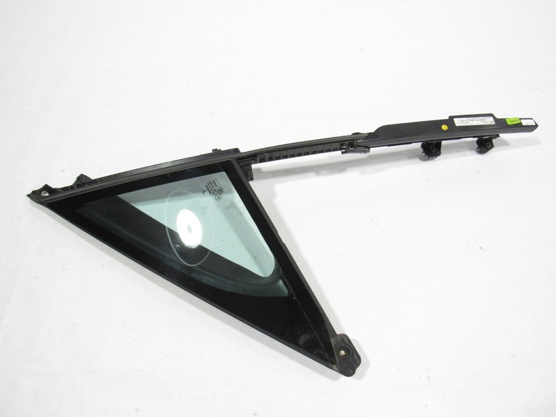 Porsche Panamera 4 2017 Front Left Driver Door Window Corner Vent Glass 17-23 :O