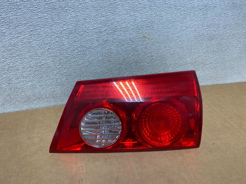 2006 to 2010 Toyota Sienna Right Passenger Side Rh Inner Tail Light Oem X2729 DW