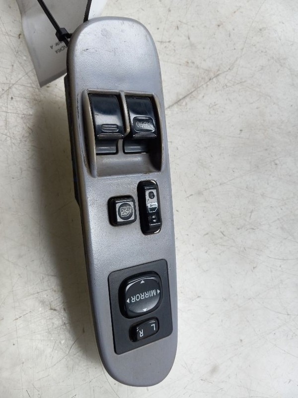 00-05 TOYOTA TUNDRA SR5 4.7L 4WD AT DRIVER SIDE FRONT DOOR MASTER SWITCH