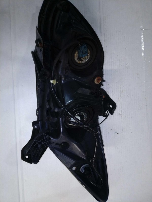 2012 Honda Civic Right Headlight Assembly OEM 582577 Used 156k Miles