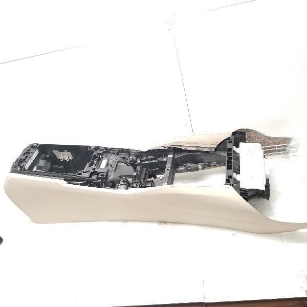 BMW G30 530i 530e 540i Center Console Floor Creme