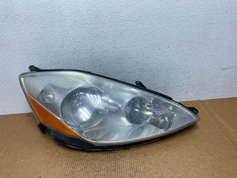 2006 to 2010 Toyota Sienna Right Passenger Rh Side Headlight Halogen AE0379 DW
