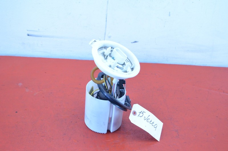 09-16 VOLKSWAGEN JETTA 2.0L FUEL PUMP ASSEMBLY OEM