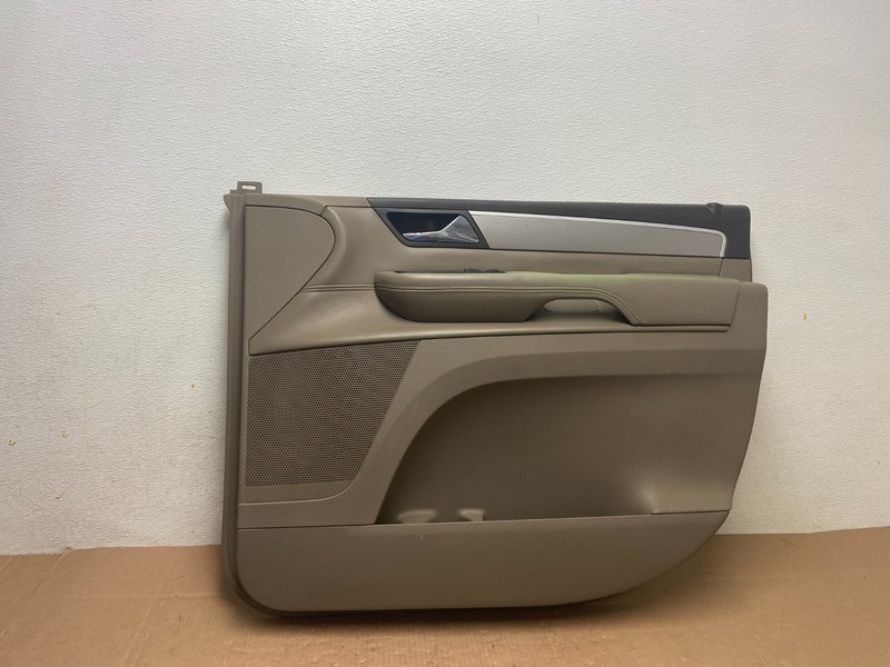 2009-2014 Volkswagen Routan Right Passenger RH Side Panel Door OEM D9742