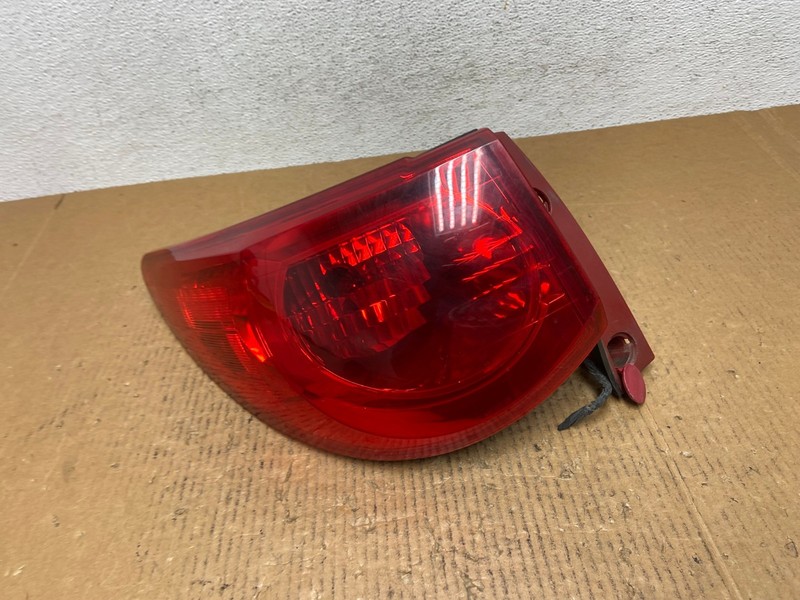 2009 2010 2011 2012 Chevrolet Traverse Left Driver LH Tail Light Oem AE1543 LK