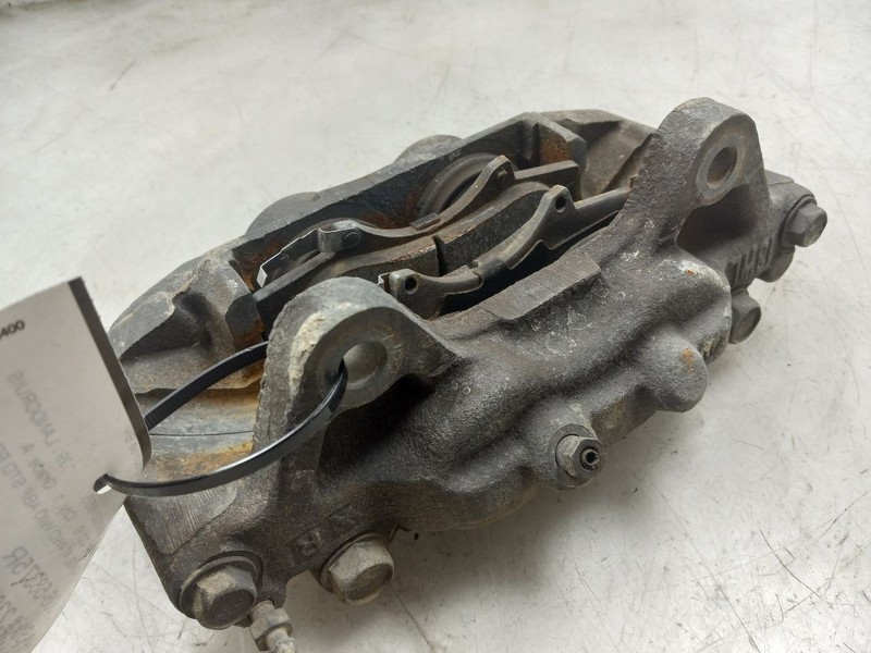 91-92 TOYOTA LANDCRUISER 4.0L 4WD AT PASSENGER SIDE FRONT BRAKE CALIPER