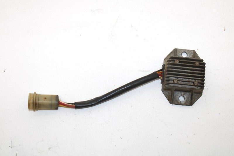 1985 YamahaMoto 4 Oem Voltage Regulator 29U-81960-90-00 Q2989