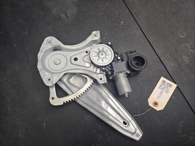 Rear Left Door Window Regulator w/ Motor 2021 Toyota C-HR 69840-F4010 2018-2022