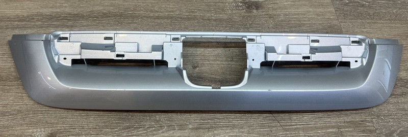 2007-2009 Honda CR-V Upper Grille OEM 71128-SXSA-A210-M1