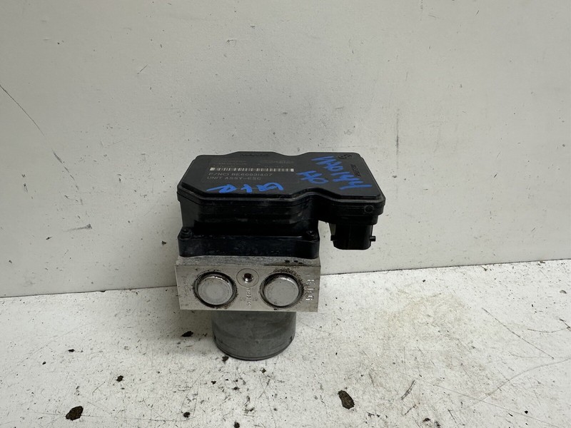 1999-2001 Volvo S80 ABS Anti Lock Brakes Pump Brake Actuator & Modulator