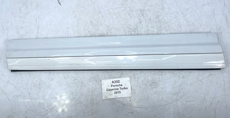 ✅ 11-18 OEM Porsche Cayenne Turbo 958 Front Left Driver Side Door Molding White*