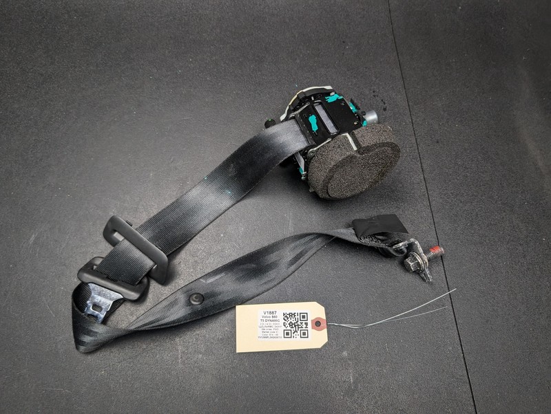 Rear Center Seat Belt Retractor 2017 Volvo S60 39822961 2014 2015 2016 2018