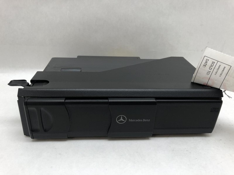 03-'05 MERCEDES C320 CD changer OEM 1 Year Wnty!