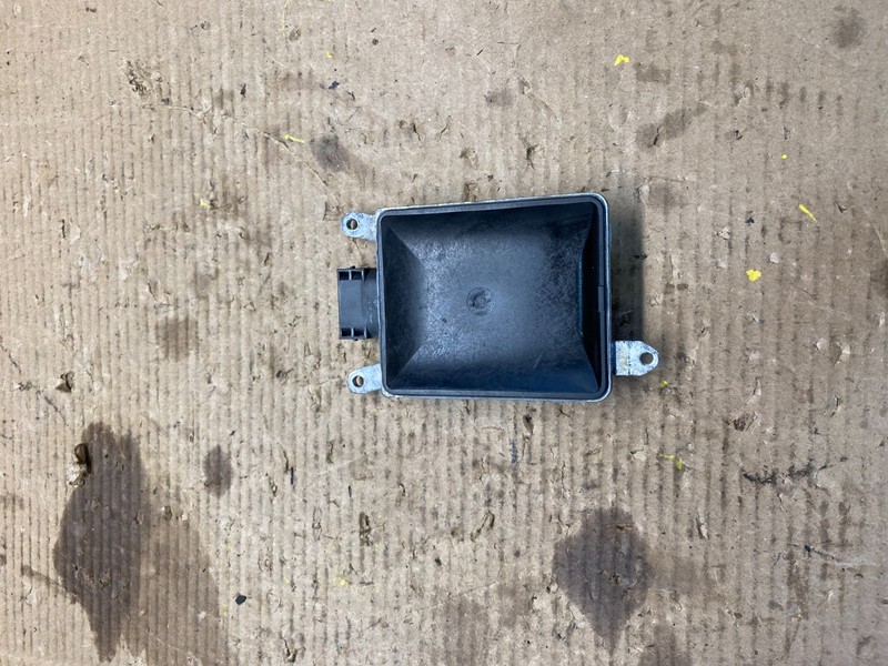 2014 - 2015 Kia Optima Rear Left Driver Blind Spot Radar Module R2668 DG