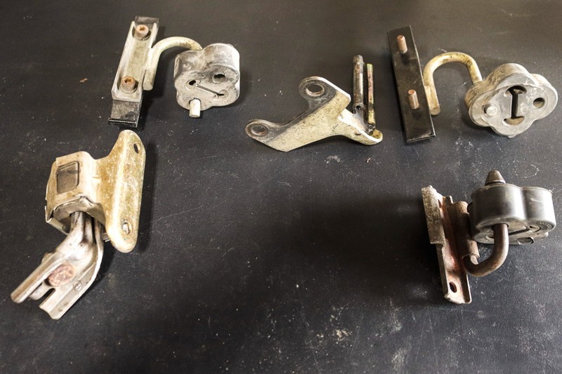 1998-2002 Chevy Camaro Firebird LS1 6spd Exhaust Hanger Set OEM *USED*