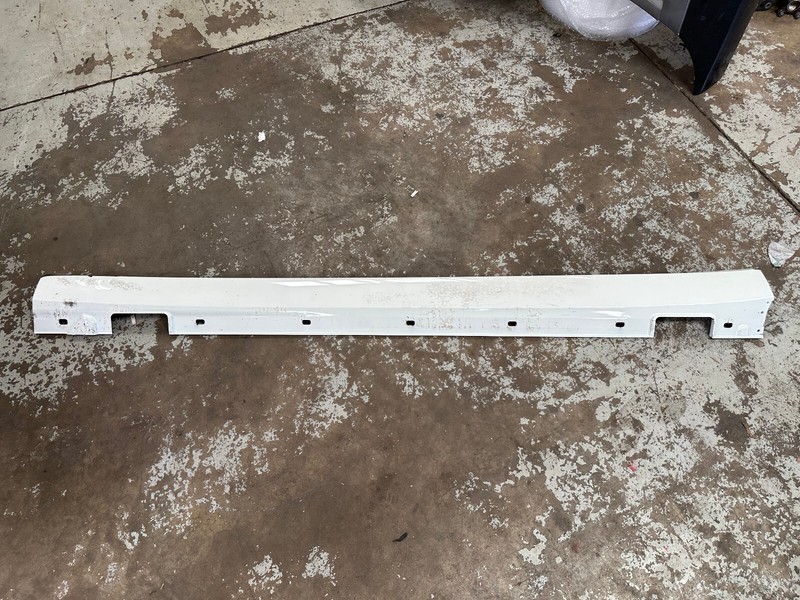 10-16 Mercedes E-class W212 LEFT DRIVER SIDE SKIRT ROCKER PANEL MOLDING WhiteOEM