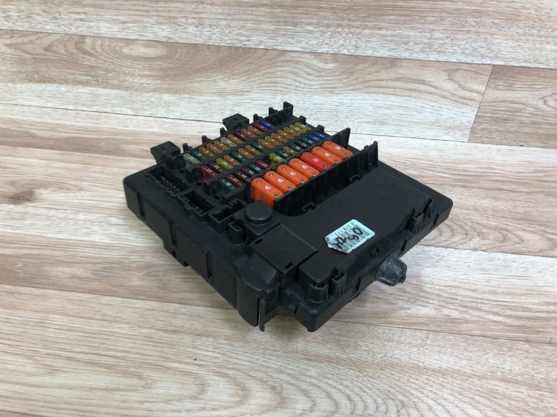 BMW OEM E85 Z4 FRONT RIGHT DASH DISTRIBUTION FUSE BOX RELAY 2003-2008 2