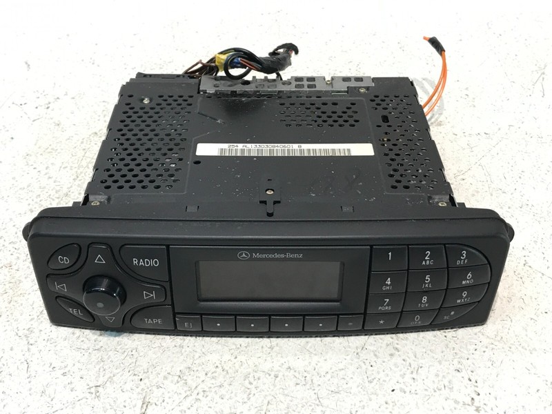 01-04 Mercedes W203 C230 Radio Stereo Audio AM FM Unit OEM A2038202586