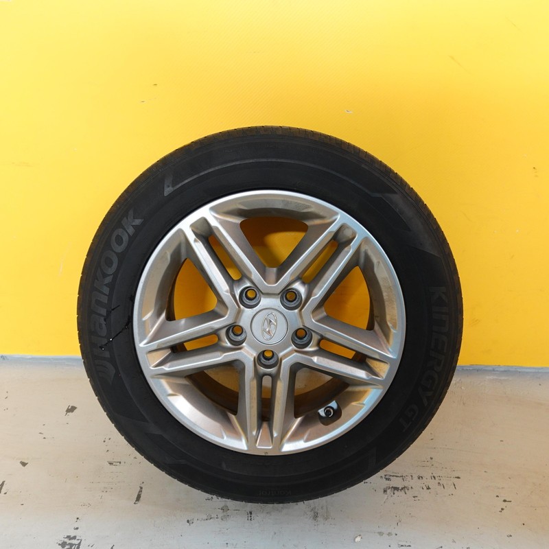 2018-2023 HYUNDAI KONA 6X6.5 WHEEL RIM & TIRE 205/60R16 OEM (ALLOY)