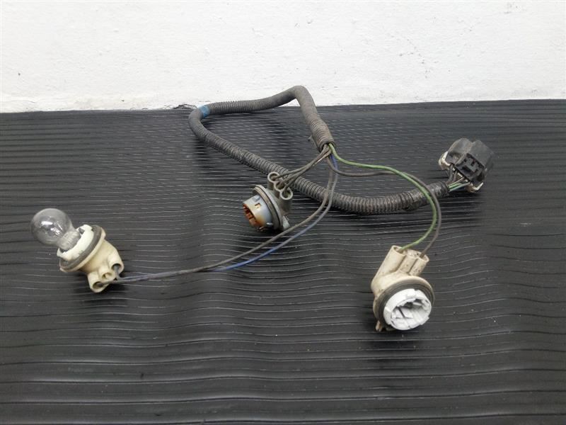 00-06 Chevrolet Tahoe Left Driver Tail Lamp Wiring Harness OEM 16526129