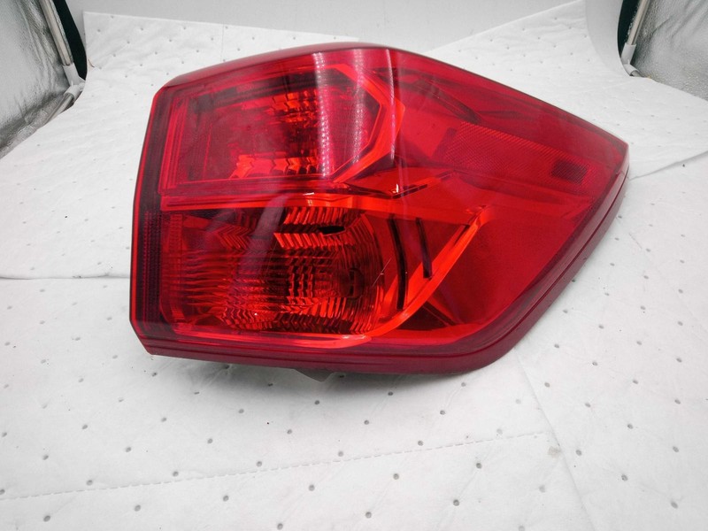 2017 Nissan Pathfinder Right Tail Light Assembly Black 119955 Used 109K Miles