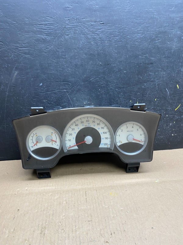 2005 Dodge Durango Speedometer Instrument Cluster Gauge p56049091ak T4570 DG