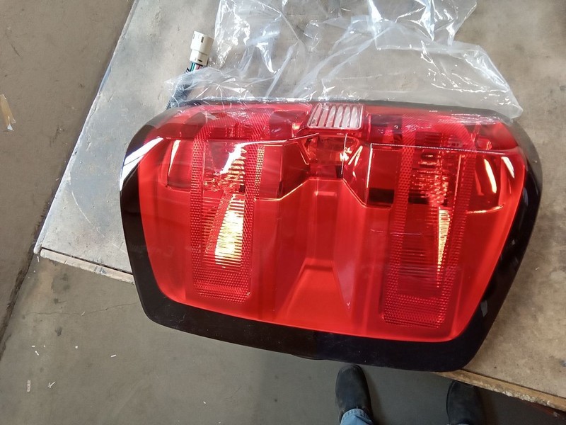 Passenger Tail Light Pickup With Box DRW Fits 16-19 SIERRA 3500 PICKUP 579744