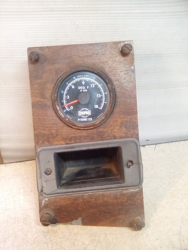 1999 Peterbilt 385 17-02739 Gauge Panel Dash Panel