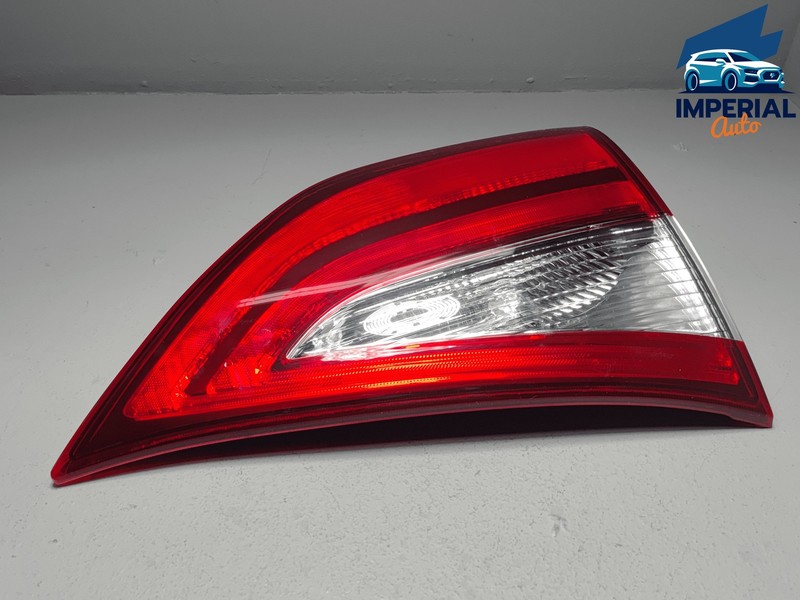 2020 Toyota Sienna Rear Liftgate Tailgate Driver Side Inner Taillight Light Lamp