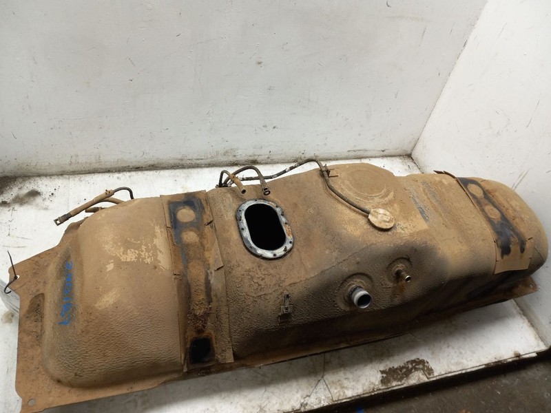 00-02 TOYOTA TUNDRA SR5 4.7L 4WD AT GAS FUEL TANK