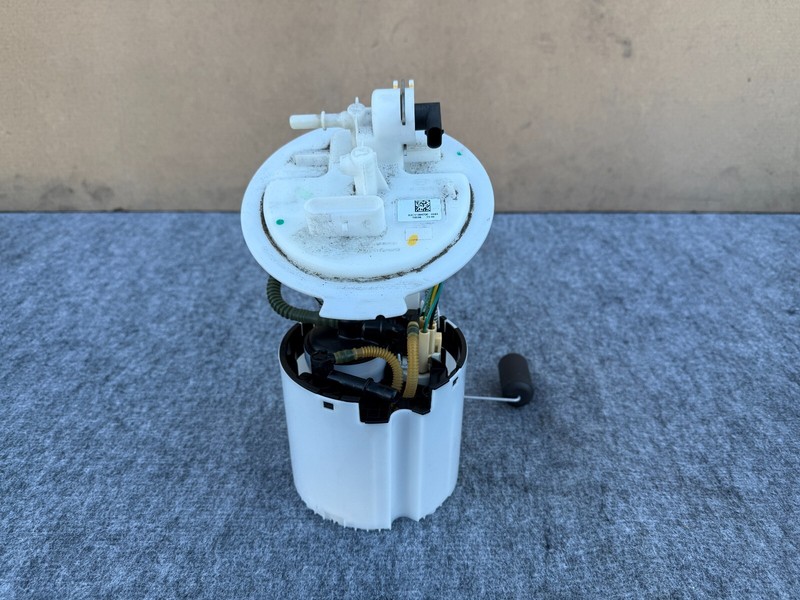 GENESIS G70 2019-2023 OEM FUEL PUMP WITH LEVEL SENSOR 2.0T ASSEMBLY