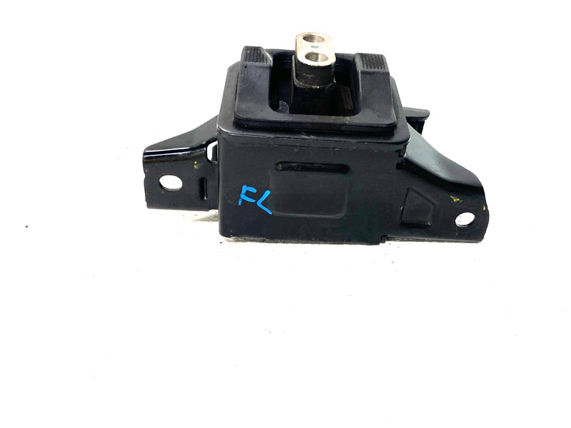 21-23 KIA SELTOS FRONT LEFT TRANSMISSION MOUNT BRACKET OEM #A0.22