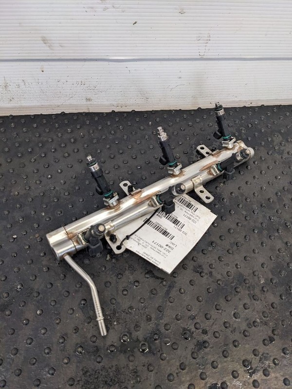 Jeep JK Wrangler OEM Fuel Rail w Injectors 3.8L 2007 2008 2009 2010 2011 1185903