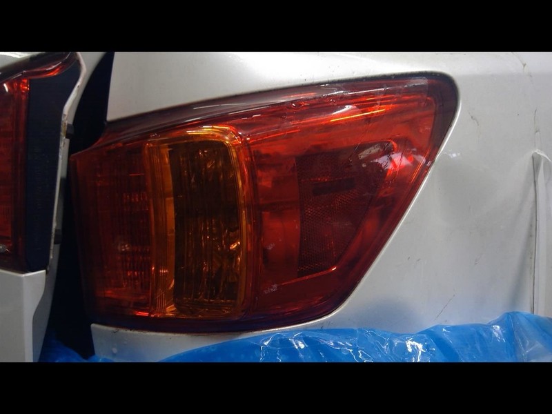 Passenger Tail Light Sedan Quarter Panel Mounted Fits 09-10 LEXUS IS250 1687558