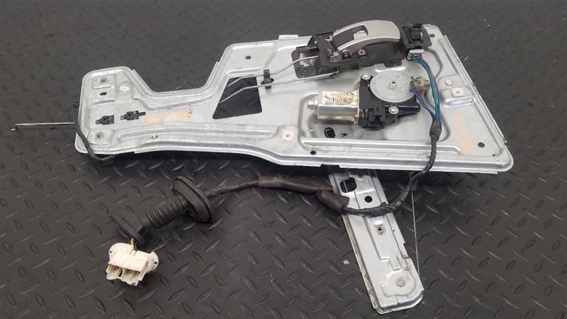 05-09 Chevrolet Equinox Rear Left Driver Window Regulator OEM 20793579