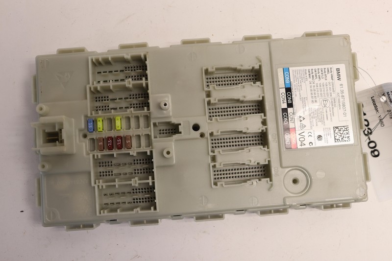 2017-2020 BMW 540I CABIN JUNCTION FUSE RELAY BOX BLOCK OEM
