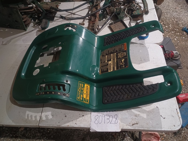 98 MTD YARDMAN 20HP 42"FLOOR PANEL SEAT 13BT604G452