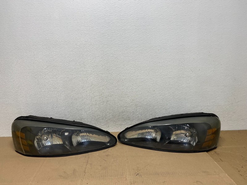2004 to 2008 Pontiac Grand Prix Left+Right Side Black Headlights AE6656 DW