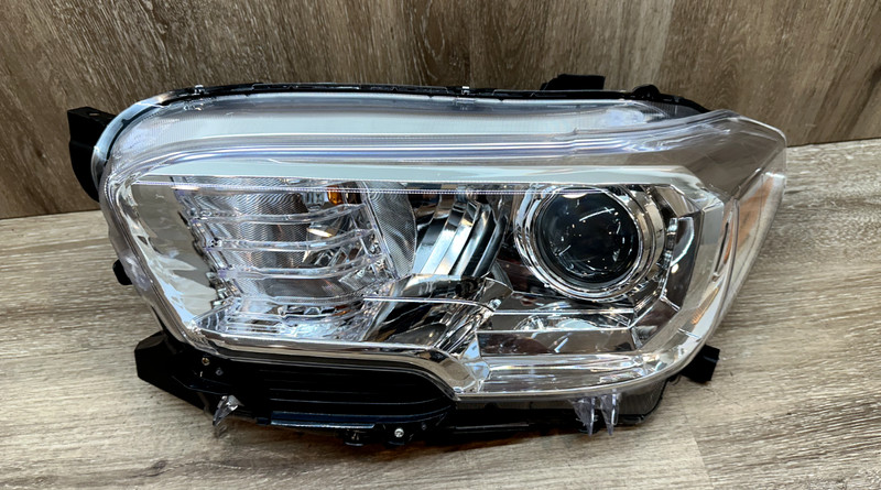 2016-21 TOYOTA TACOMA LH HEADLIGHT ASSY OEM PART