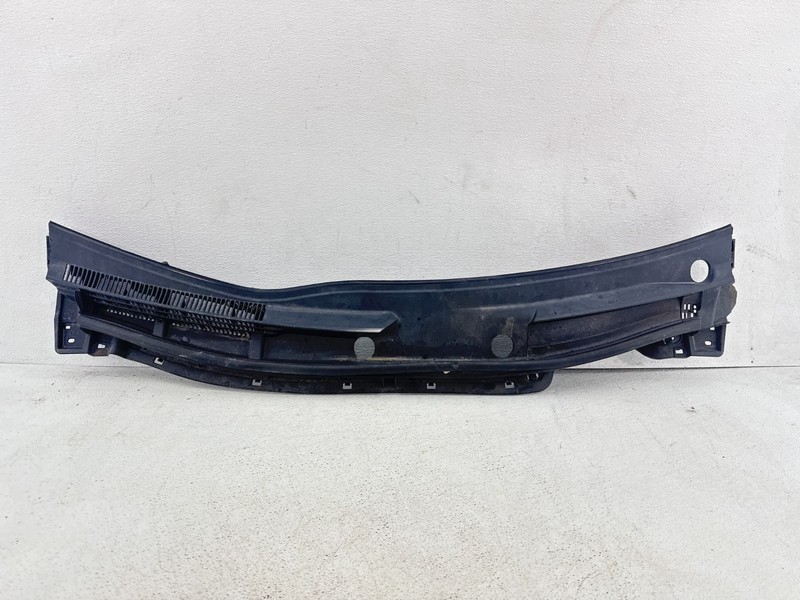 2010- 2015 TOYOTA PRIUS WINDSHIELD TRIM COWL PANEL 55781-47110 OEM