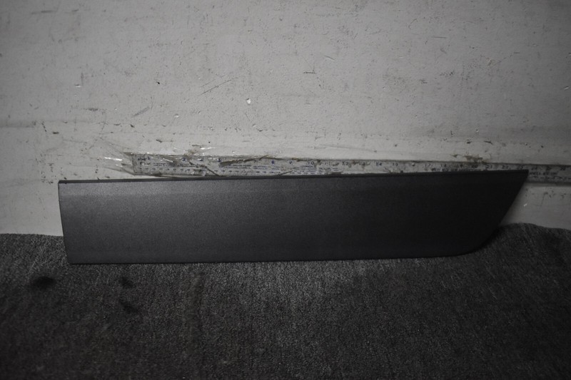 2010-2016 CADILLAC SRX FRONT LOWER DOOR MOLDING TRIM FACTORY OEM