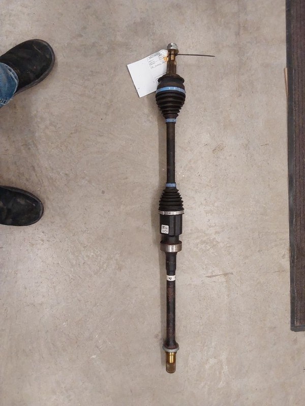 Passenger Right Axle Shaft 2.5L Fits 14-18 MAZDA 3 3114895