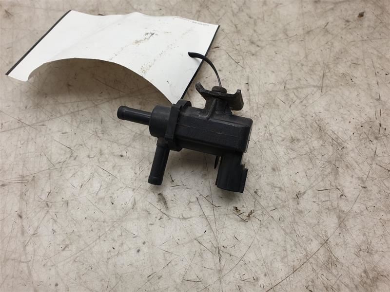 04 05 06 07 08 09 Toyota Prius Vacuum Switching Valve 25860-21060
