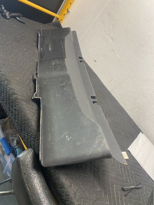 2014 Ford Taurus Limited Trunk Scuff Plate OEM DG13-54406A64-AE